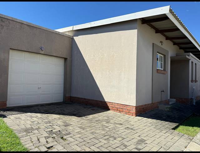 3 BEDROOM TOWNHOUSE FOR SALE IN WATERVAL EAST